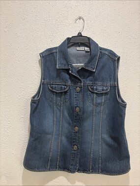 Chico's Classic Sleeveless Denim Vest in Medium Blue